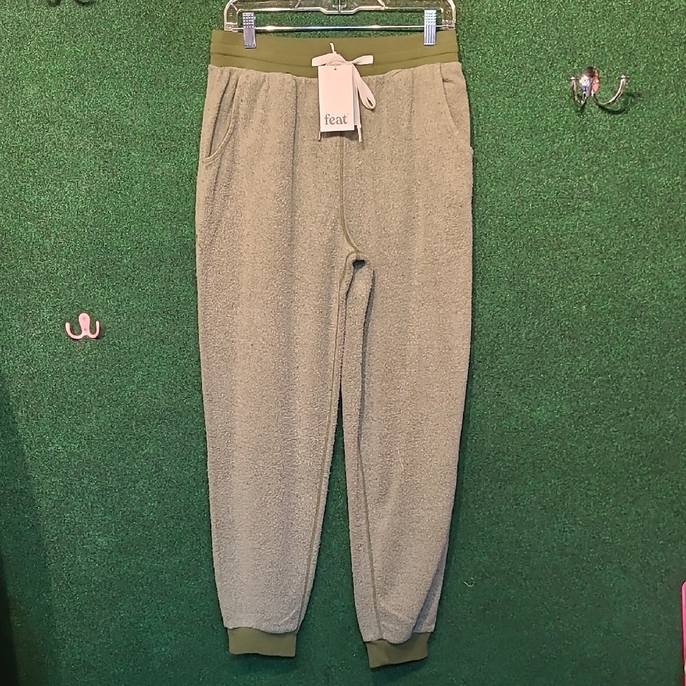 500 Feat Mens Olive Green Jogger Pants